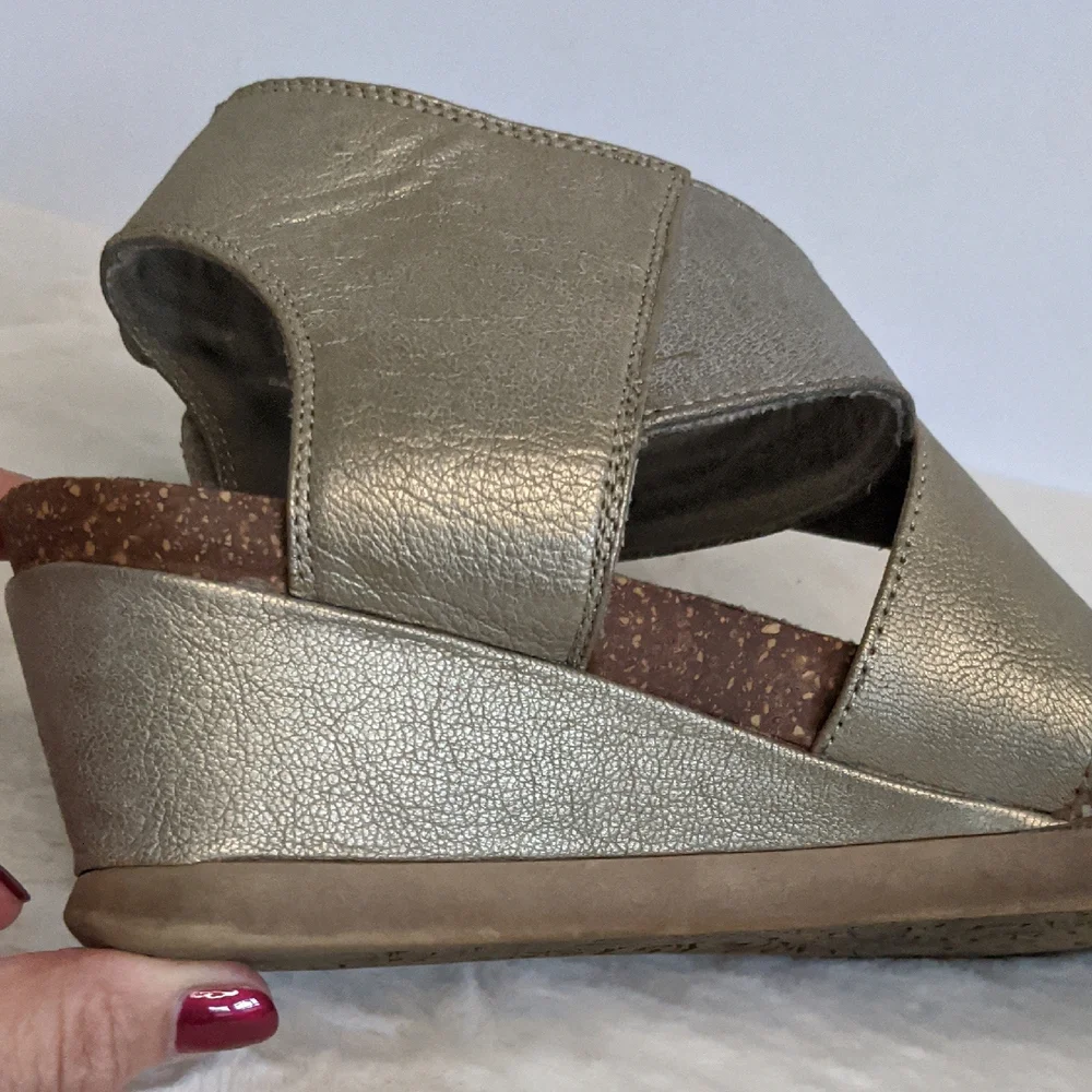 Rockport strappy wedge